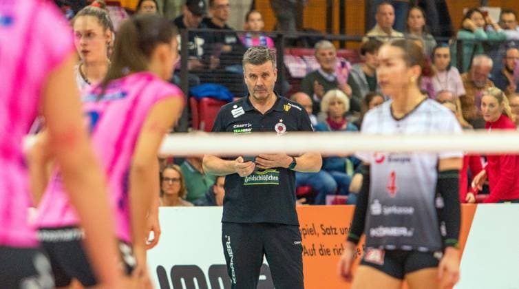 29 10 25 Allianz MTV Stuttgart Dresdner SC Germany, Stuttgart, 29 10 2025, Volleyball, Women, Bundesliga, Season 2025 2026, Allianz MTV Stuttgart Dresdner SC 3 0 Alexander Waibl Coach Dresdner SC