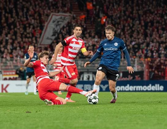 Soccer, Men, Season 2025 2026, DFB Pokal 2 Round , 1 FC Union Berlin DSC Arminia Bielefeld, f l Aljoscha Kemlein 1 FC Union Berlin , Rani Khedira 1 FC Union Berlin , Felix Hagmann Bielefeld , 29 10 2025, Copyright: xSebastianxRäppold MatthiasxKochx