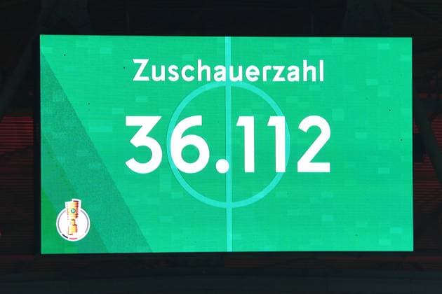 Soccer DFB Cup 2nd round Fortuna Düsseldorf SC Freiburg on 29 10 2025 in the Merkur Spiel Arena in Düsseldorf The scoreboard in the Merkur Spiel Arena shows the number of spectators 36 112 DFB regulations prohibit any use of photographs as image sequences and or quasi video xRx