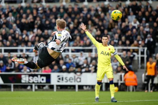 29th October 2025; St James Park, Newcastle, England; EFL Carabao Cup Football, Newcastle United versus Tottenham Hotspur; Harvey Barnes of Newcastle United attempts a scissor kick  CraigxCowan