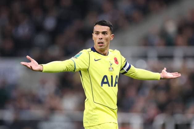 Newcastle United v Tottenham Hotspur EFL Cup 29 10 2025. Pedro Porro of Tottenham Hotspur during the EFL Cup match between Newcastle United and Tottenham Hotspur at St. James s Park, Newcastle, England on 29 October 2025. Newcastle St. James s Park Tyne and Wear England Editorial use only DataCo restrictions apply See www.football-dataco.com , Copyright: xRyanxBrownex PSI-23122-0084