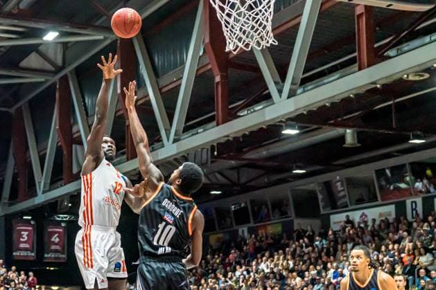 Chemnitz, Germany 29 October 2025 BKT EuroCup 2025 2026 Niners Chemnitz vs Ratiofarm Ulm Pictured from left in duel Amadou Sow 99 and Malik Osborne ULM Copyright: xFotostandx xNachtigallx