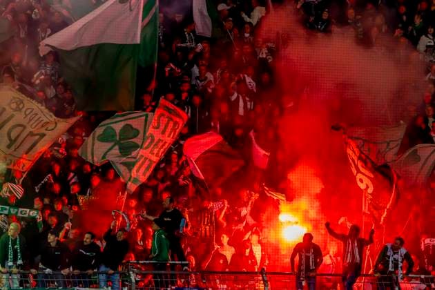 Fürth, Germany October 29, 2025 DFB Pokal 2025 2026 SpVgg Greuther Fürth vs 1 FC Kaiserslautern In the picture Kleeblatt fans with pyrotechnics in the blcck DFB regulations prohibit any use of photographs as image sequences and or quasi video Sportpark Ronhof Bayern Copyright: xFotostandx xSchäferx