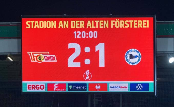 Soccer, Men, Season 2025 2026, DFB Pokal 2 Round , 1 FC Union Berlin Arminia Bielefeld, Scoreboard with 2 1 final score after extra time, 29 10 2025, Copyright: xMatthiasxKochx