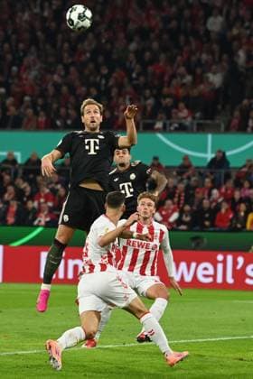 Harry KANE M Header duel, Action, Duel, Football, DFB Pokal, 2 Main Round, 1 FC Koeln FC Bayern Muenchen 1 4 am 29 10 2025 im Rhein Energie Stadion Koeln Germany DFL regulations prohibit any use of photographs as image sequences and or quasi video Â
