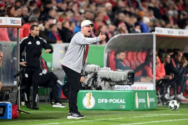 Coach Lukas KWASNIOK K Gestures, gestures, Football, DFB Pokal, 2 Hauptrunde, 1 FC Koeln FC Bayern Muenchen 1 4 am 29 10 2025 im Rhein Energie Stadion Koeln Deutschland DFL regulations prohibit any use of photographs as image sequences and or quasi video Â
