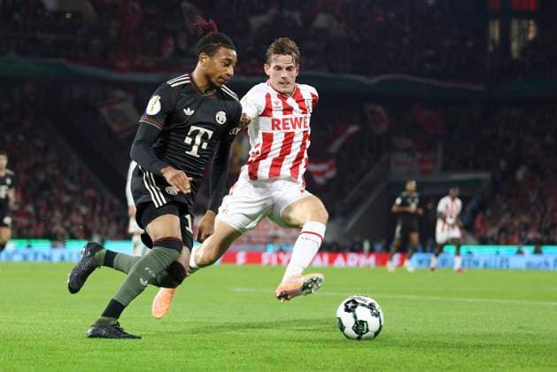 Michael Olise (FC Bayern München) und Jakub Kaminski (1. FC Koeln) im Zweikampf waehrend des DFB-Pokal Spiels 1.FC Köln v FC Bayern München, RheinEnergieStadion am 29. October 2025 in Köln, Deutschland. (Foto von Oliver Kaelke DeFodi Images) +++ Michael Olise (FC Bayern München) und Jakub Kaminski (1. FC Koeln) battle for the ball during the DFB-Pokal match between 1.FC Köln v FC Bayern München at RheinEnergieStadion on October 29, 2025 in Cologne, Germany. (Photo by Oliver Kaelke DeFodi Images) (Photo by Oliver Kaelke DeFodi Images) Michael Olise FC Bayern München and Jakub Kaminski 1 FC Koeln battle for the ball during the DFB Pokal match between 1 FC Köln v FC Bayern München, RheinEnergieStadion on October 29, 2025 in Cologne, Germany Photo by Oliver Kaelke DeFodi Images Michael Olise FC Bayern München und Jakub Kaminski 1 FC Koeln battle for the ball during the DFB Pokal match between 1 FC Köln v FC Bayern München at RheinEnergieStadion on October 29, 2025 in Cologne, Germany Photo by Oliver Kaelke DeFodi Images Photo by Oliver Kaelke DeFodi Images