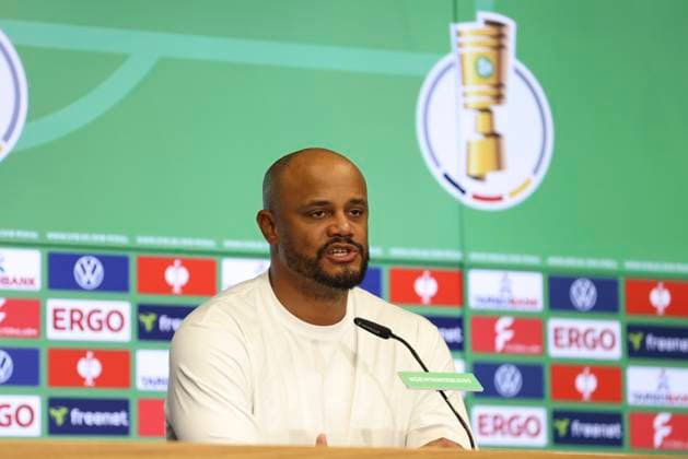 Trainer Vincent Kompany (FC Bayern München) gestikuliert, Gestik waehrend des DFB-Pokal Spiels 1.FC Köln v FC Bayern München, RheinEnergieStadion am 29. October 2025 in Köln, Deutschland. (Foto von Oliver Kaelke DeFodi Images) +++ Trainer Vincent Kompany (FC Bayern München) gestures during the DFB-Pokal match between 1.FC Köln v FC Bayern München at RheinEnergieStadion on October 29, 2025 in Cologne, Germany. (Photo by Oliver Kaelke DeFodi Images) (Photo by Oliver Kaelke DeFodi Images) Trainer Vincent Kompany FC Bayern München gestures, gestures during the DFB Pokal match 1 FC Köln v FC Bayern München, RheinEnergieStadion on October 29, 2025 in Cologne, Germany Photo by Oliver Kaelke DeFodi Images Trainer Vincent Kompany FC Bayern München gestures during the DFB Pokal match between 1 FC Köln v FC Bayern München at RheinEnergieStadion on October 29, 2025 in Cologne, Germany Photo by Oliver Kaelke DeFodi Images Photo by Oliver Kaelke DeFodi Images