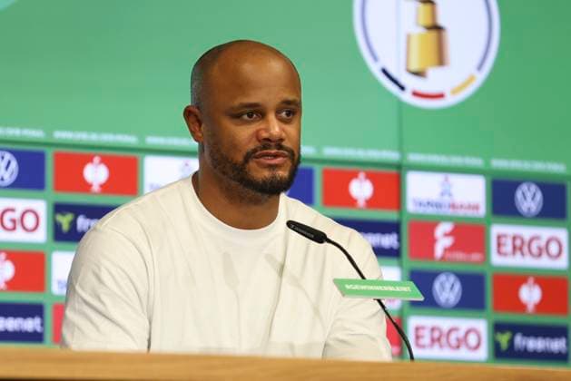 Trainer Vincent Kompany (FC Bayern München) schaut waehrend des DFB-Pokal Spiels 1.FC Köln v FC Bayern München, RheinEnergieStadion am 29. October 2025 in Köln, Deutschland. (Foto von Oliver Kaelke DeFodi Images) +++ Trainer Vincent Kompany (FC Bayern München) looks on during the DFB-Pokal match between 1.FC Köln v FC Bayern München at RheinEnergieStadion on October 29, 2025 in Cologne, Germany. (Photo by Oliver Kaelke DeFodi Images) (Photo by Oliver Kaelke DeFodi Images) Trainer Vincent Kompany FC Bayern München looks on during the DFB Pokal match 1 FC Köln v FC Bayern München, RheinEnergieStadion on October 29, 2025 in Cologne, Germany Photo by Oliver Kaelke DeFodi Images Trainer Vincent Kompany FC Bayern München looks on during the DFB Pokal match between 1 FC Köln v FC Bayern München at RheinEnergieStadion on October 29, 2025 in Cologne, Germany Photo by Oliver Kaelke DeFodi Images Photo by Oliver Kaelke DeFodi Images