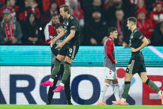 GER, DFB Pokal, 2 Runde, 1 FC Koeln vs FC Bayern Muenchen 29 10 2025, Rheinenergiestadion, , Koeln, GER, DFB Pokal, 2 Runde, 1 FC Koeln vs FC Bayern Muenchen, im Bild Torjubel Jubel Jubellauf, Harry Kane Bayern Muenchen 9 , at his goal to 2 1 for Bayern nordphotoxGmbHx xMeuter nph00351