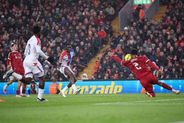 Liverpool gegen Crystal Palace 29. Oktober 2025, Liverpool Carabao Cup Vierte Runde Fußball Liverpool gegen Crystal Palace Ismaila Sarr von Crystal Palace erzielt das zweite Tor zum Spielstand von 0  Copyright: xDanielxChestertonxOffside