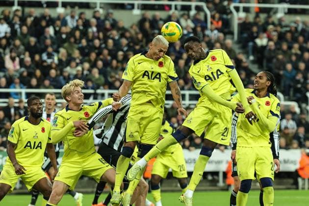 Carabao Cup Last 16 Newcastle United v Tottenham Hotspur Richarlison of Tottenham Hotspur heads the ball clear of his defensive area during the Carabao Cup Last 16 Newcastle United vs Tottenham Hotspur at St. James s Park, Newcastle, United Kingdom, 29th October 2025 (Photo by Mark Cosgrove News Images) Newcastle St. James s Park Tyne and Wear United Kingdom Copyright: xMarkxCosgrove NewsxImagesx
