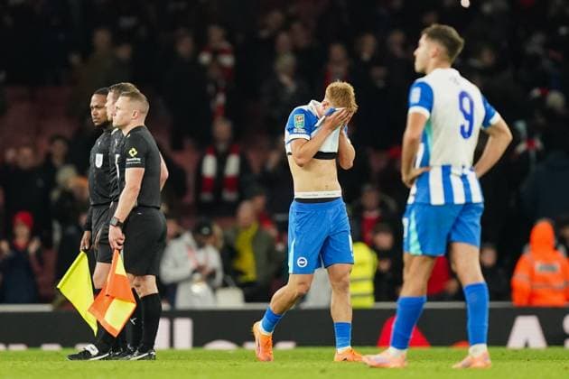 Arsenal v Brighton & Hove Albion, Carabao Cup Tom Watson of Brighton & Hove Albion looks dejected after the Arsenal v Brighton & Hove Albion Carabao Cup Round of 16 match at the Emirates Stadium, London, England on 29 October 2025 Credit: Dylan Hepworth Every Second Media Editorial use only. All images are copyright Every Second Media Limited. No images may be reproduced without prior permission. All rights reserved. Premier League and Football League images are subject to licensing agreements with Football DataCo Limited. see https: www.football-dataco.com Copyright: xIMAGO EveryxSecondxMediax ESM-1646-0069 DylanxHepworthx xEveryxSecondxMediax