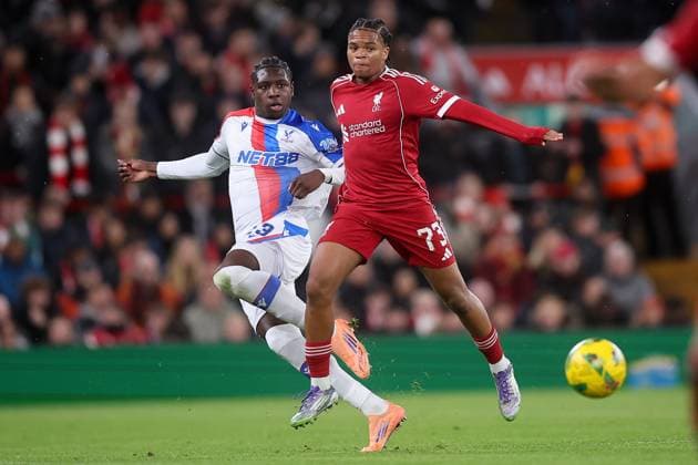 Liverpool gegen Crystal Palace 29. Oktober 2025, Liverpool Carabao Cup Vierte Runde Fußball Liverpool gegen Crystal Palace Jaydee Canvot von Crystal Palace und Rio Ngumoha von Liverpool Foto von Daniel Chesterton Liverpool UK  Copyright: xDanielxChestertonxOffside