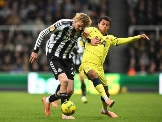 Nick Woltemade of Newcastle United (left) fends off Brennan Johnson of Tottenham Hotspur Newcastle United v Tottenham Hotspur, EFL Carabao Cup, Fourth Round, Football, St James Park, Newcastle, UK - 29 Oct 2025Newcastle St James Park United Kingdom EDITORIAL USE ONLY No use with unauthorised audio, video, data, fixture lists, club league logos or live services. Online in-match use limited to 120 images, no video emulation. No use in betting, games or single club league player publications. Copyright: xRichardxLee Shutterstockx 15627852cn