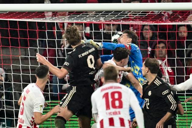 Harry Kane Muenchen 9 scores the goal to 1 3 29 10 2025 Soccer 1 FC Koeln vs FC Bayern Muenchen, Rheinenergiestadion, Koeln, DFB DFL REGULATIONS PROHIBIT ANY USE OF PHOTOGRAPHS AS IMAGE SEQUENCES AND OR QUASI VIDEO Copyright: xpepphotox xHorstxMauelshagenx pep00321, pep_20251029_hm_185446