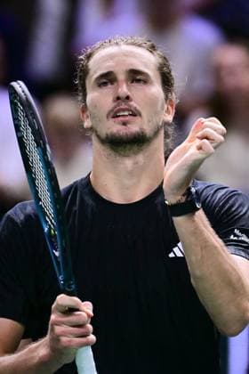 TENNIS : Rolex Paris Masters - Paris - 29 10 2025 Alexander Zverev ( Germany ) celebrates his victory during the Rolex Paris Masters at Paris La Defense Arena on October 29, 2025 in Nanterre, France. (Photo by Federico Pestellini PSNewz ) ParisFrance  Copyright: xFedericoxPestellinix