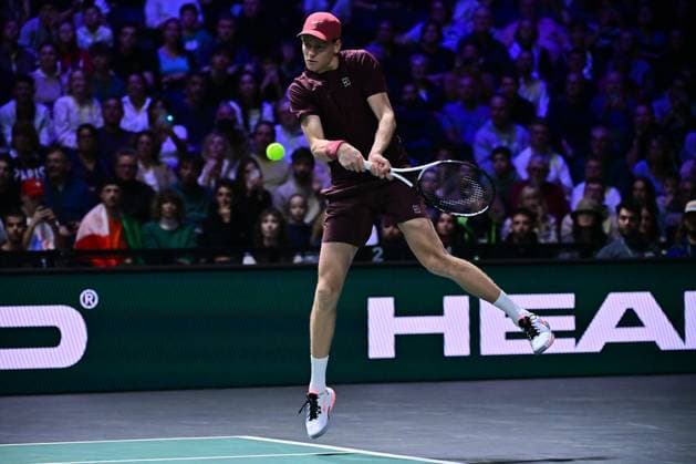 TENNIS : Rolex Paris Masters - Paris - 29 10 2025 Jannik Sinner ( Italy ) during the Rolex Paris Masters at Paris La Defense Arena on October 29, 2025 in Nanterre, France. (Photo by Federico Pestellini PSNewz ) ParisFrance  Copyright: xFedericoxPestellinix