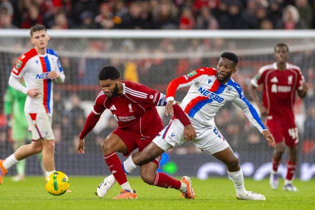 Football - Football League Cup - 4th Round - Liverpool FC v Crystal Palace FC LIVERPOOL, ENGLAND - Wednesday, October 29, 2025: Liverpool s Joe Gomez is challenged by Crystal Palace s Jefferson Lerma (R) during the Football League Cup 4th Round match between Liverpool FC and Crystal Palace FC at Anfield. (Photo by David Rawcliffe Propaganda) LIVERPOOL Anfield MERSEYSIDE ENGLAND  Copyright: xDavidxRawcliffex P2025-10-29-Liverpool_Palace-76