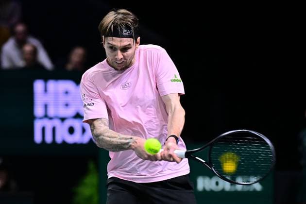 TENNIS : Rolex Paris Masters - Paris - 29 10 2025 Alexander Bublik ( Kazakhstan ) during the Rolex Paris Masters at Paris La Defense Arena on October 29, 2025 in Nanterre, France. (Photo by Federico Pestellini PSNewz ) ParisFrance  Copyright: xFedericoxPestellinix