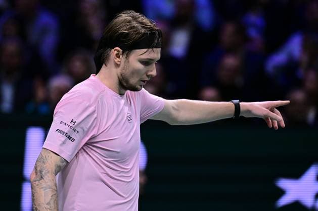 TENNIS : Rolex Paris Masters - Paris - 29 10 2025 Attitude of Alexander Bublik ( Kazakhstan ) during the Rolex Paris Masters at Paris La Defense Arena on October 29, 2025 in Nanterre, France. (Photo by Federico Pestellini PSNewz ) ParisFrance  Copyright: xFedericoxPestellinix