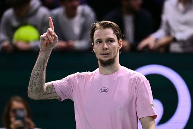 TENNIS : Rolex Paris Masters - Paris - 29 10 2025 Alexander Bublik ( Kazakhstan ) celebrates his victory during the Rolex Paris Masters at Paris La Defense Arena on October 29, 2025 in Nanterre, France. (Photo by Federico Pestellini PSNewz ) ParisFrance  Copyright: xFedericoxPestellinix
