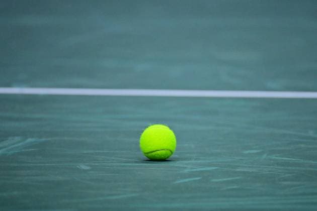 TENNIS : Rolex Paris Masters - Paris - 29 10 2025 A match ball during the Rolex Paris Masters at Paris La Defense Arena on October 29, 2025 in Nanterre, France. (Photo by Federico Pestellini PSNewz ) ParisFrance  Copyright: xFedericoxPestellinix