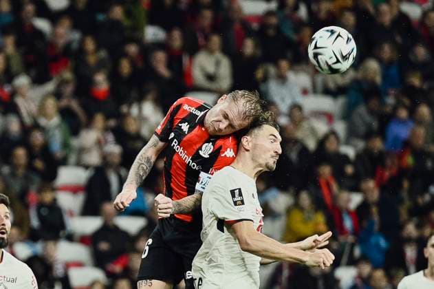 FOOTBALL : OGC Nice vs LOSC Lille - ligue 1 - 29 10 25 Nice™s defender 26 Melvin Bard and during the French L1 2025-2026 season football match between OGC Nice and LOSC Lille at Louis II stadium of Monaco, south France, on October 29, 2025. NICEFrance  Copyright: xfredxDIDES psnewzx