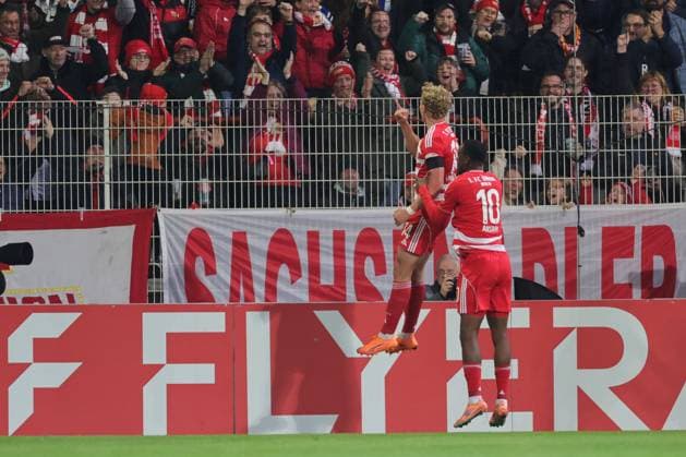 Union Berlin vs Arminia Bielefeld, 29 10 2025 BERLIN, GERMANY OCTOBER 29 goal, celebration, cheering Leopold Querfeld 1 FC Union Berlin, 14 celebrates scoring the 1 0 goal with his teammates Ilyas Ansah 1 FC Union Berlin, 10 , during the DFB Cup DFB Pokal match round 2 between Union Berlin vs Arminia Bielefeld at Stadion an der alten Försterei on October 29, 2025 in Berlin, Germany DFL REGULATIONS PROHIBIT ANY USE OF PHOTOGRAPHS AS IMAGE SEQUENCES AND OR QUASI VIDEO Copyright: xBEAUTIFULxSPORTS Frankex