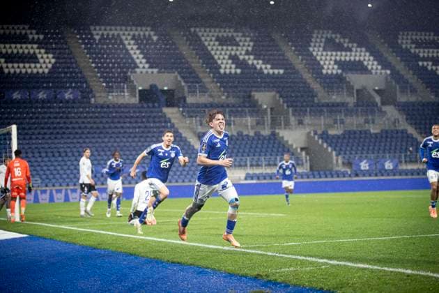 FOOTBALL: Ligue 1 Racing Strasbourg (RCS) vs Auxerre. 10eme Journee. 29 10 2025 Stade de la Meinau. Strasbourg - France Joie des joueurs de l equipe de Racing Strasbourg apres le but de Valentin Barco 32 (RCS)  Copyright: xElyxandroxCEGARRAx