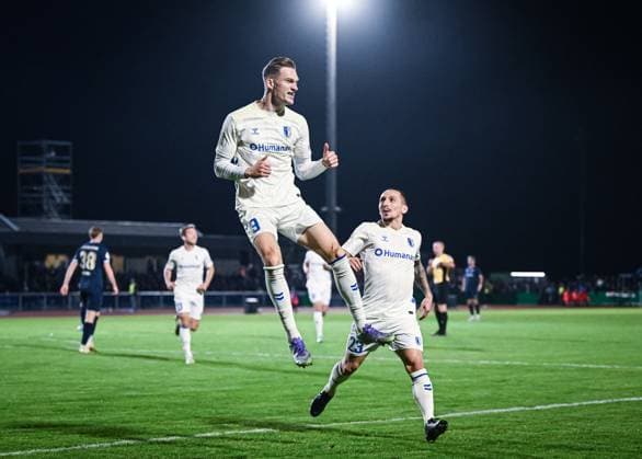 Football DFB Pokal 2025 2026 2 Round 29 10 2025 FV Illertissen 1 FC Magdeburg JUBEL 1 FC Magdeburg to 0 1 Goal protection Maximilian Breunig left and Baris Atik right