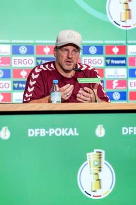 COLOGNE, GERMANY - OCTOBER 29: 1.FC Koln head coach Lukas Kwasniok attends a press conference, PK, Pressekonferenz after the DFB Cup match between 1. FC Koln and FC Bayern Munchen at RheinEnergieStadion on October 29, 2025 in Cologne, Germany. (Photo by Rene Nijhuis) SPO  Copyright: xRenexNijhuis