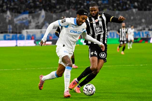 FOOTBALL : Olympique de Marseille VS Angers SCO - Ligue 1 McDonald s - 29 10 2025 Pierre-Emerick Aubameyang (OM) Carlens Arcus (SCO) - Ligue 1 McDonald s match between Olympique de Marseille and Angers SCO on October 29, 2025 at the Orange Velodrome Stadium in Marseille. MarseilleFrance  Copyright: xWilliamxCannarellax