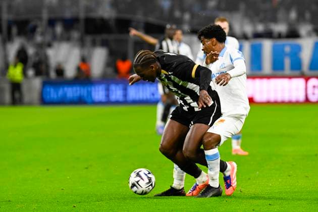 FOOTBALL : Olympique de Marseille VS Angers SCO - Ligue 1 McDonald s - 29 10 2025 Jacques EkomiÃ (SCO) Angel Gomes (OM) - Ligue 1 McDonald s match between Olympique de Marseille and Angers SCO on October 29, 2025 at the Orange Velodrome Stadium in Marseille. MarseilleFrance  Copyright: xWilliamxCannarellax