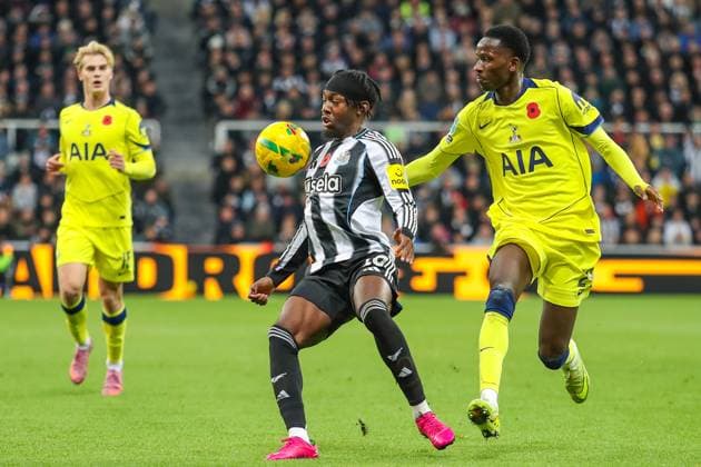 Newcastle United v Tottenham Hotspur, Carabao Cup Anthony Elanga Of Newcastle United in action during the Newcastle United v Tottenham Hotspur Carabao Cup Round of 16 match at St. James Park, Newcastle Upon Tyne, England on 29 October 2025 Credit: Lee Keuneke Every Second Media Editorial use only. All images are copyright Every Second Media Limited. No images may be reproduced without prior permission. All rights reserved. Premier League and Football League images are subject to licensing agreements with Football DataCo Limited. see https: www.football-dataco.com Copyright: xIMAGO EveryxSecondxMediax ESM-1647-0136 LeexKeunekex xEveryxSecondxMediax
