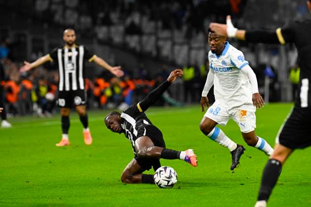 FOOTBALL : Olympique de Marseille VS Angers SCO - Ligue 1 McDonald s - 29 10 2025 Jacques EkomiÃ (SCO) Angel Gomes (OM) - Ligue 1 McDonald s match between Olympique de Marseille and Angers SCO on October 29, 2025 at the Orange Velodrome Stadium in Marseille. MarseilleFrance  Copyright: xWilliamxCannarellax