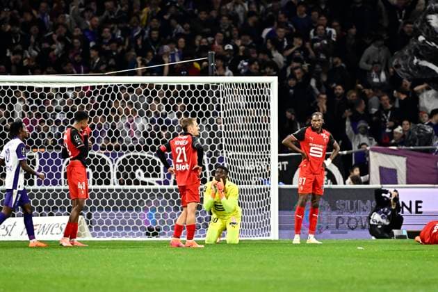 FOOTBALL : Toulouse vs Rennes - 10eme Journee de Ligue 1 McDonald S - Toulouse - 29 10 2025 Action du penalty Brice Samba (sr) Toulouse  Copyright: xThierryxBretonx