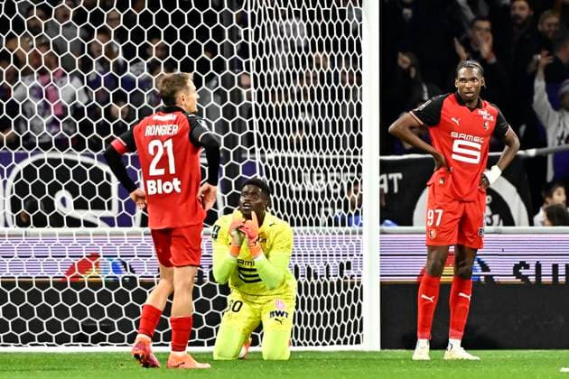 FOOTBALL : Toulouse vs Rennes - 10eme Journee de Ligue 1 McDonald S - Toulouse - 29 10 2025 Action du penalty Brice Samba (sr) Toulouse  Copyright: xThierryxBretonx