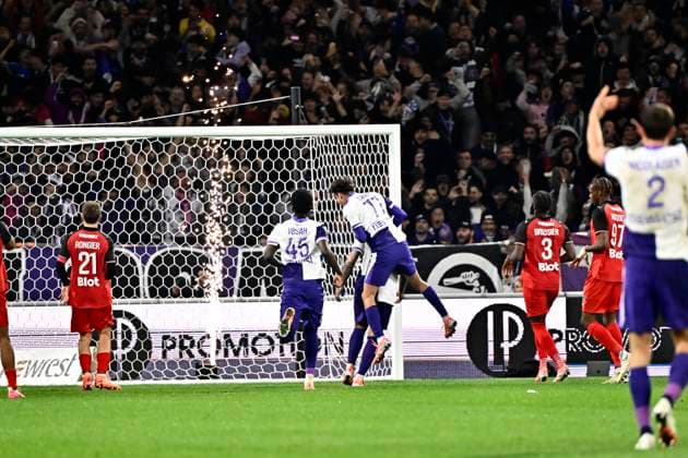 FOOTBALL : Toulouse vs Rennes - 10eme Journee de Ligue 1 McDonald S - Toulouse - 29 10 2025 Action du penalty joie Aron Donnum apres egalisation Toulouse  Copyright: xThierryxBretonx