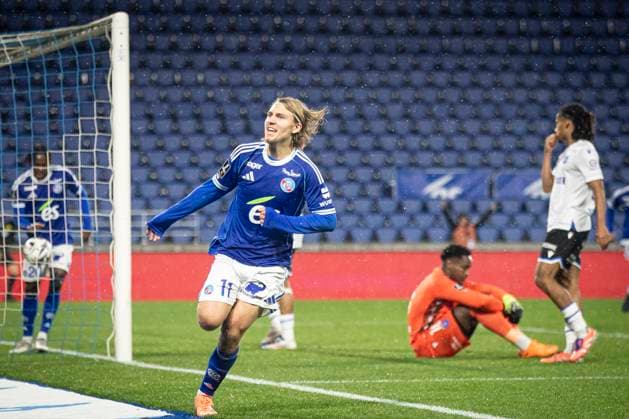 FOOTBALL: Ligue 1 Racing Strasbourg (RCS) vs Auxerre. 10eme Journee. 29 10 2025 Stade de la Meinau. Strasbourg - France Joie des joueurs de l equipe de Racing Strasbourg apres le but de Sebastian Nanasi 11 (RCS)  Copyright: xElyxandroxCEGARRAx