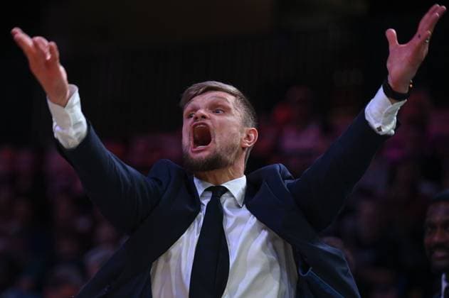 London Lions v Turk Telekom Ankara - EuroCup LONDON, UNITED KINGDOM - OCTOBER 29: Head Coach Tautvydas Sabonis of London Lions reacts during the fifth week of the Basketball BKT EuroCup between Turk Telekom and London Lions at Copper Box Arena in London, UK on October 29, 2025. Rasid Necati Aslim Anadolu London United Kingdom. Editorial use only. Please get in touch for any other usage.  Copyright: x2025xAnadoluxRaÅüidxNecatixAslÄ±mx