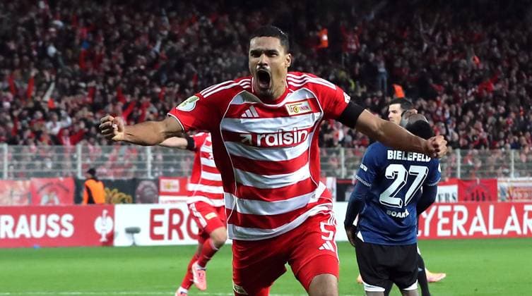 Danilho Doekhi cheers after 2 1 joy emotion jubilation sport soccer soccer DFB Pokal 2 round men season 2025 2026 29 10 2025 1 FC Union Berlin FCU vs DSC Arminia Bielefeld DFL regulations prohibit any use of photographs as image sequences and or quasi video