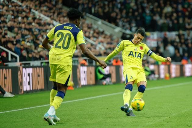 29th October 2025; St James Park, Newcastle, England; EFL Carabao Cup Football, Newcastle United versus Tottenham Hotspur; Pedro Porro of Tottenham Hotspur crosses into the box  CraigxCowan