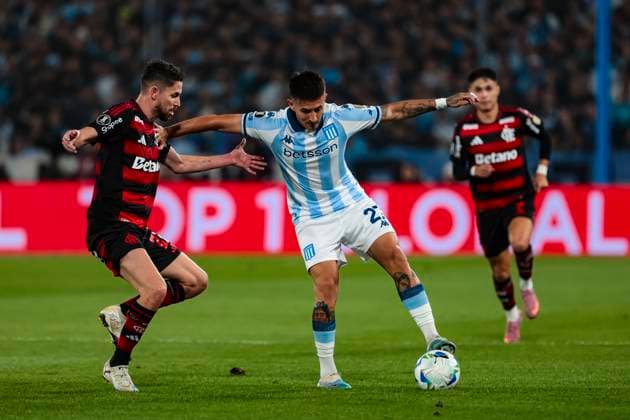 Racing v Flamengo - Copa CONMEBOL Libertadores 2025 Buenos Aires, Argentina - October 29: Jorginho of Flamengo (L) battles for the ball with Gabriel Rojas of Racing Club (R) during the Copa CONMEBOL Libertadores 2025 Semi-final match between Racing Club and Flamengo at Presidente Peron Stadium on October 29, 2025 in Buenos Aires, Argentina. Copyright: xLatinxSportxImagesx