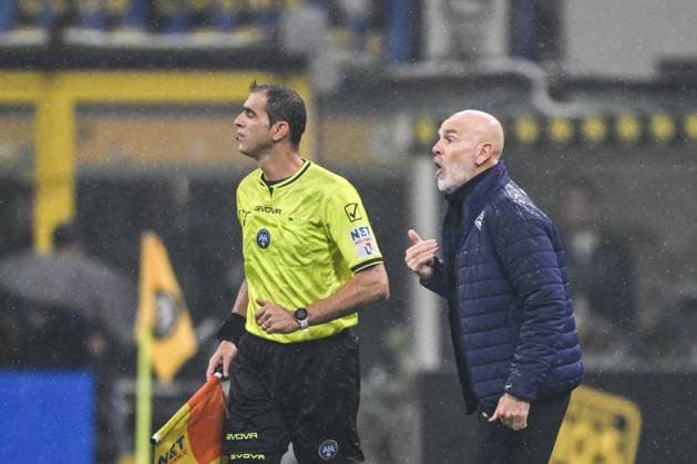 CALCIO - Serie A - Inter - FC Internazionale vs ACF Fiorentina Head Coach Stefano Pioli of ACF Fiorentina during the Italian Serie A football match between Inter FC Internazionale and ACF Fiorentina on 29 of October 2025 at Giuseppe Meazza San Siro Siro stadium in Milan, Italy Milan Italy  Copyright: xIPAxSport ABACAx