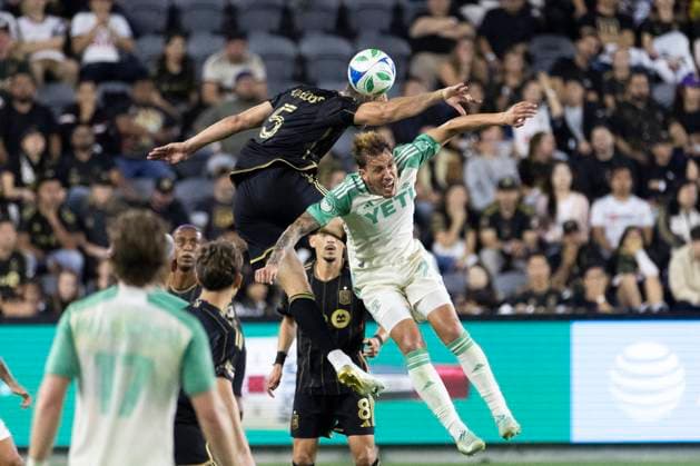 October 29, 2025, Los Angeles, California, USA: Los Angeles FCÃ¢â‚¬â ¢s Ryan Porteous (5) and Austin FCÃ¢â‚¬â ¢s Guilherme Biro (29) during an MLS, Fussball Herren, USA Cup Playoffs game, in Los Angeles Wednesday, Oct. 29, 2025. Los Angeles USA - ZUMAc68_ 20251029_zaf_c68_027 Copyright: xRingoxChiux