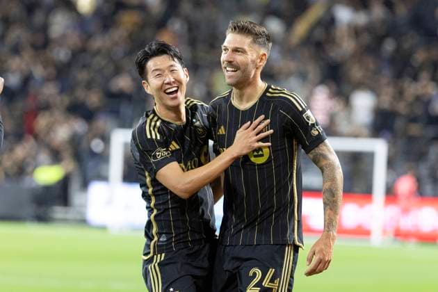 October 29, 2025, Los Angeles, California, USA: Los Angeles FCÃ¢â‚¬â ¢s Ryan Hollingshead (24) celebrates with Son Heung-min (7) after scoring against the Austin FC during an MLS, Fussball Herren, USA Cup Playoffs game, in Los Angeles Wednesday, Oct. 29, 2025. Los Angeles USA - ZUMAc68_ 20251029_zaf_c68_038 Copyright: xRingoxChiux