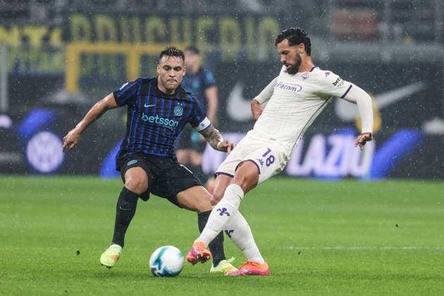 FC Internazionale v ACF Fiorentina - Serie A Lautaro Martinez of FC Internazionale plays during the Serie A football match between FC Internazionale and ACF Fiorentina in Milano, Italy, on October 29, 2025, at Stadio Giuseppe Meazza. Milano Italy  Copyright: xEmanuelexComincinix originalFilename:comincini-fcintern251029_npdXo.jpg