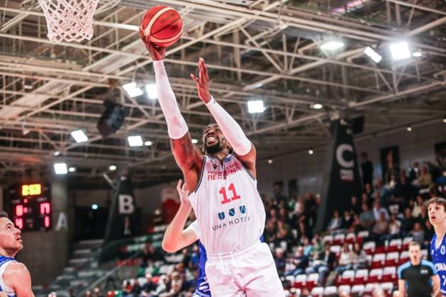 Bryson Williams (Unahotels Reggio Emilia) during UNA Hotels Reggio Emilia vs KK Cibona, Basketball FIBA Europe Cup match in Reggio Emilia, Italy, October 29 2025  Copyright: xAlessandroxCatellani IPAxSportx xipa-agency.netx xx IPA_67246367 IPA_Agency_IPA67246367