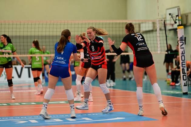Volleyball I Women I Season 2025 2026 I Bundesliga I 4 Matchday I ETV Hamburger Volksbank Volleys Ladies in Black Aachen I 29 10 2025 Cheers, excitement, enthusiasm, euphoria, joy, happiness, cheerfulness at Sarah Stiriz 4, ETV Hamburger Volksbank Volleys Zoe Konjer 8, ETV Hamburger Volksbank Volleys Hannah Ammerman 12, ETV Hamburger Volksbank Volleys Hamburg ETV Sporthalle Hoheluft Hamburg Germany Copyright: xLobeca FelixxSchlikisx